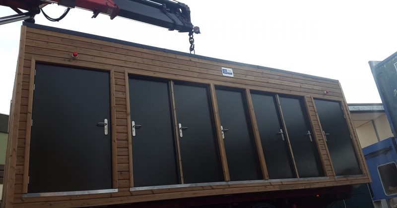 Portable toilet block